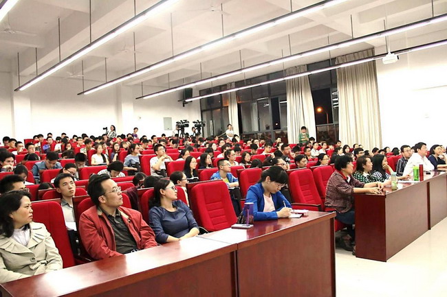 讲座现场(4)_缩小大小 讲座现场(4)_缩小大小