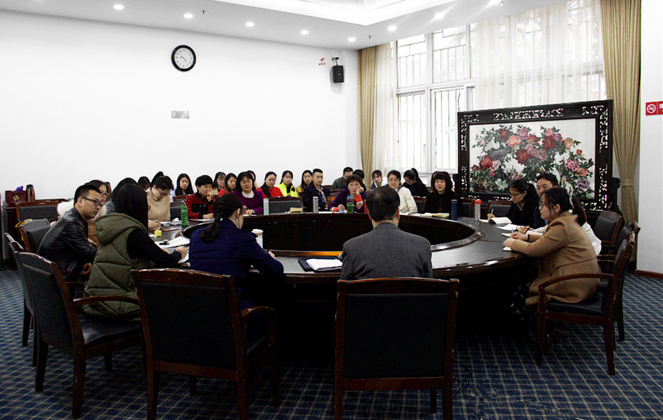 1520840398119774.png 2018年3月9日 成都理工大学讲座03 背面全景_缩小大小.png
