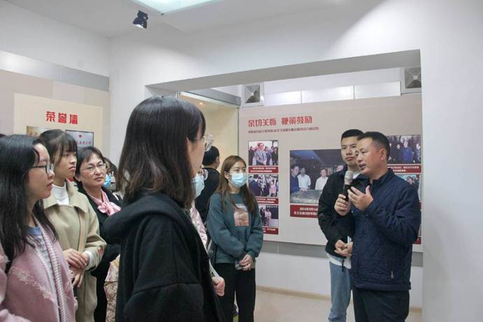 https://imgcdn.thecover.cn/fcapp_04483e26-e20d-43eb-801f-b779923217ae_1603697250603?imageMogr2/thumbnail/1080x%3E/strip/quality/95/ignore-error/1|imageslim