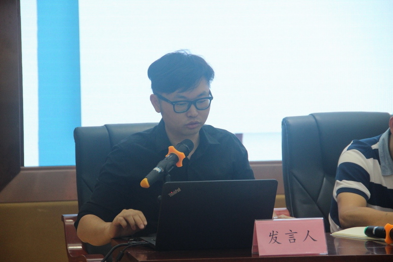 04罗浩轩副教授做主题发言.jpg
